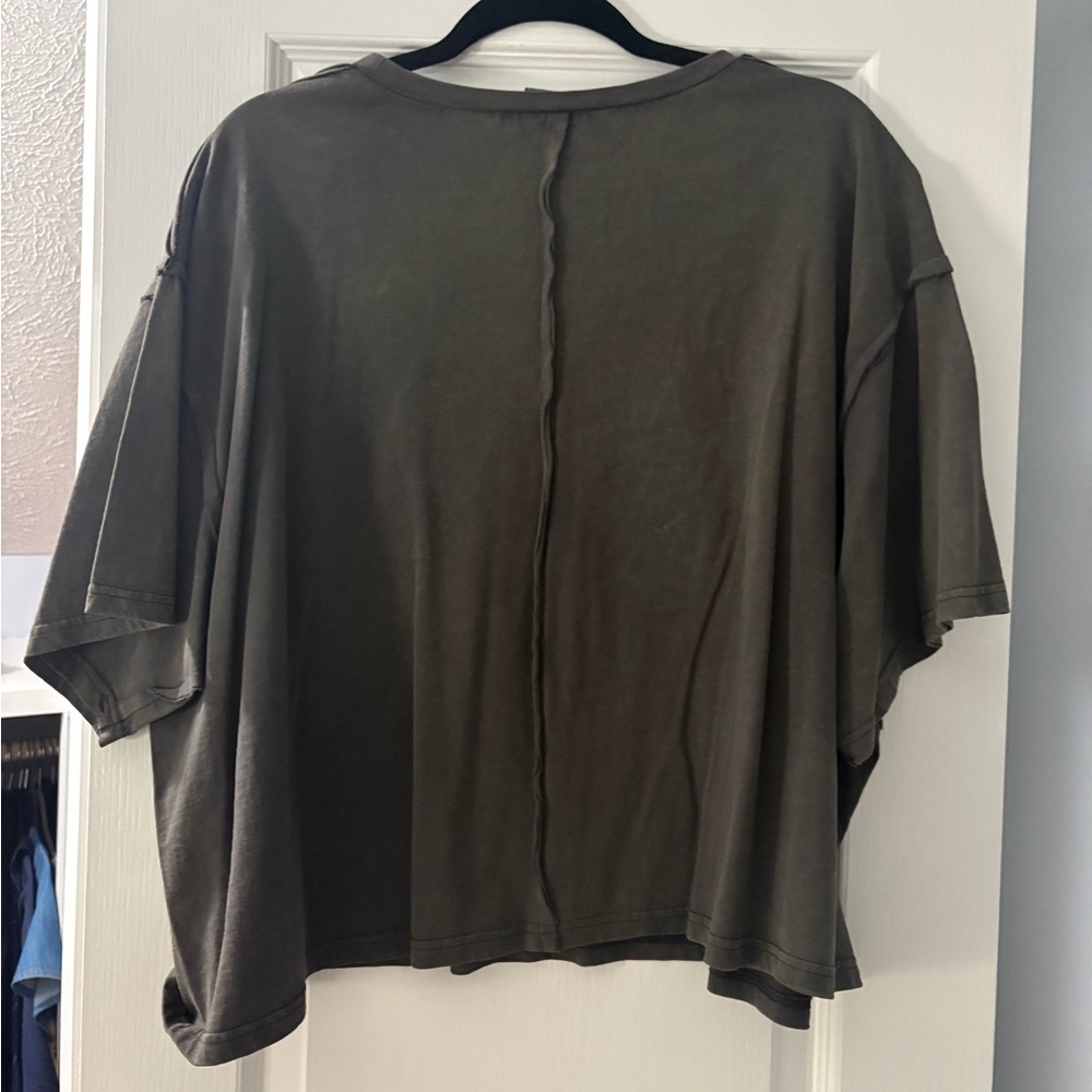 Arula Taylor Swift’s reputation inspired cropped tee - Picture 3 of 4